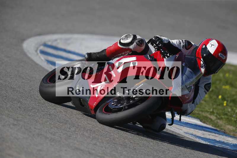 /Archiv-2024/01 26.-28.01.2024 Moto Center Thun Jerez/Gruppe schwarz-black/864